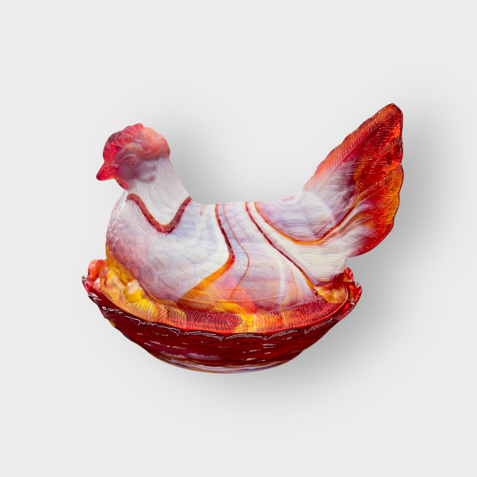 π Red & White Slag Glass Hen on Nest β Vintage Charm in Every Feather