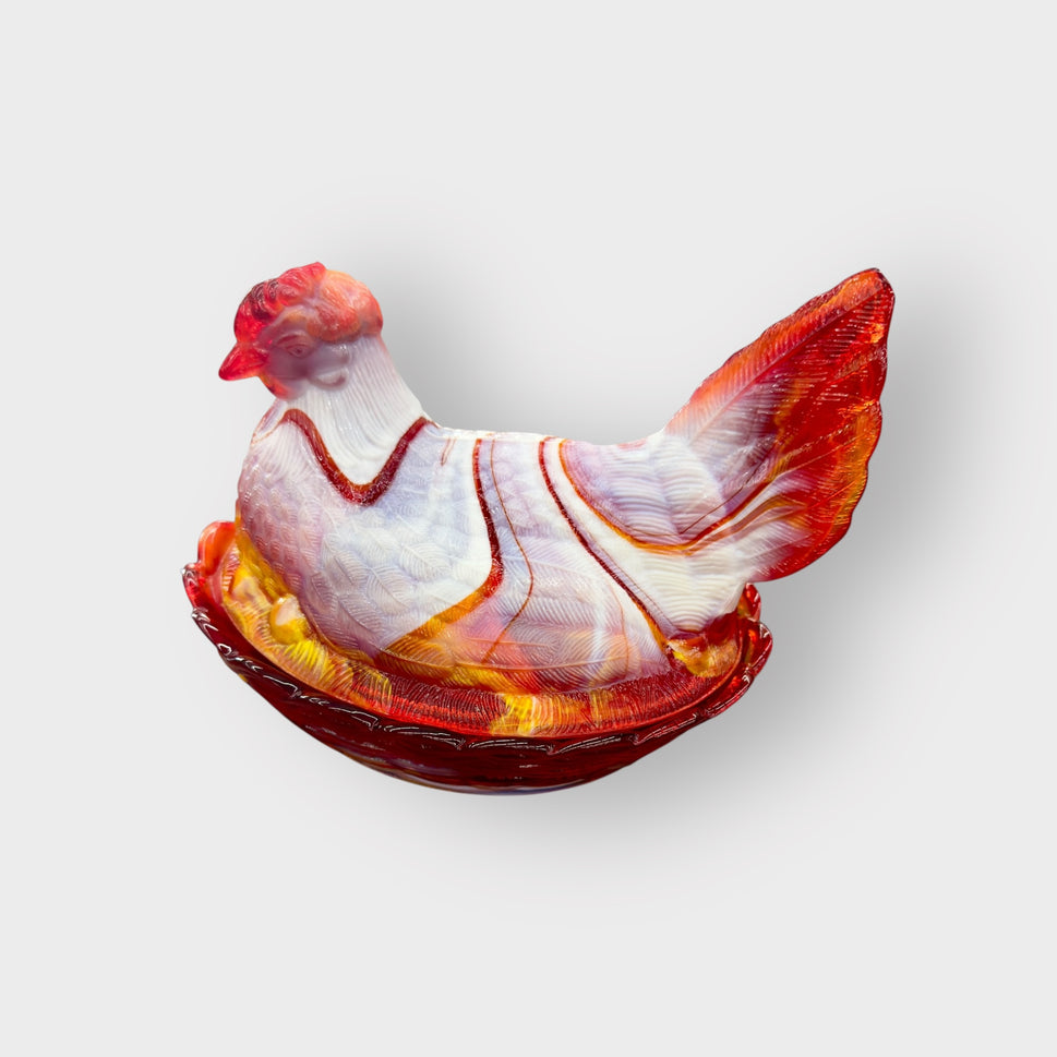 π Red & White Slag Glass Hen on Nest β Vintage Charm in Every Feather