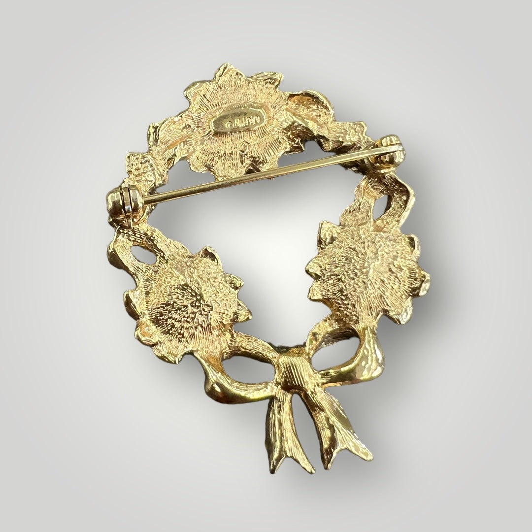 Vintage Avon wreath brooch