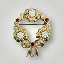 Switch Vintage Avon wreath brooch 3 image